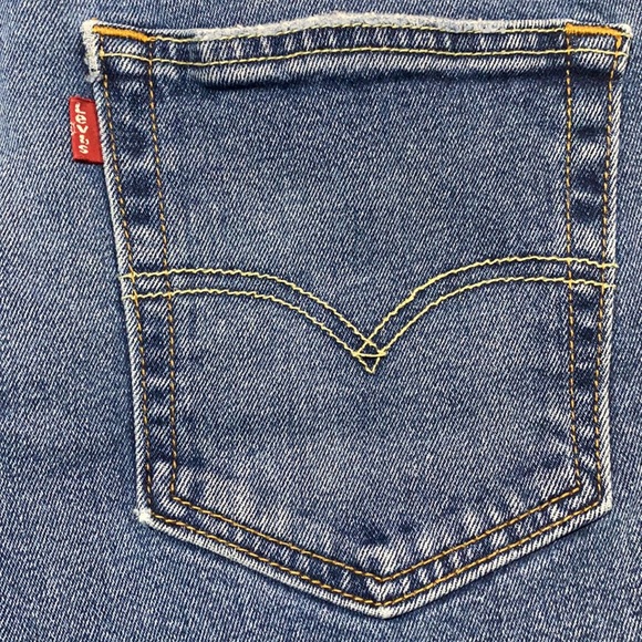 DONATED. Levi Strauss & Co jeans - Picture 5 of 8